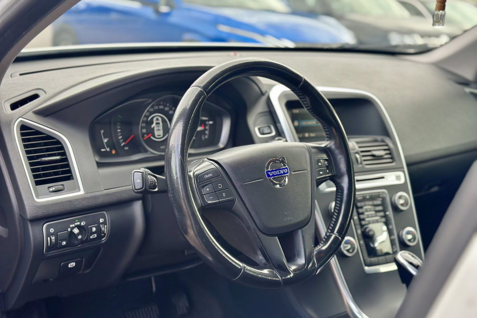 Продам Volvo XC60 2014 года в Киеве