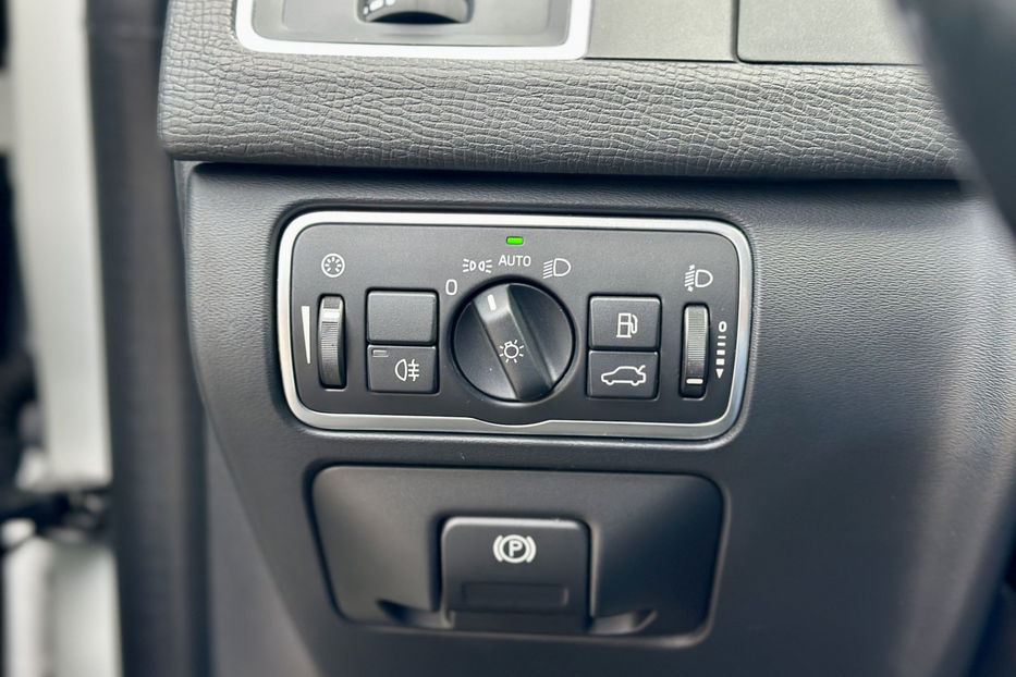 Продам Volvo XC60 2014 года в Киеве