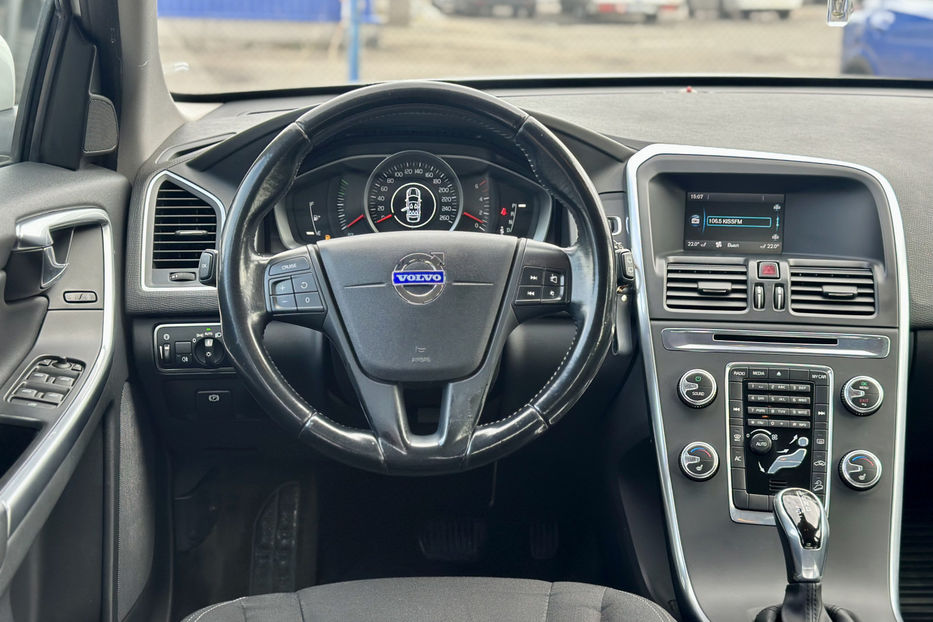 Продам Volvo XC60 2014 года в Киеве