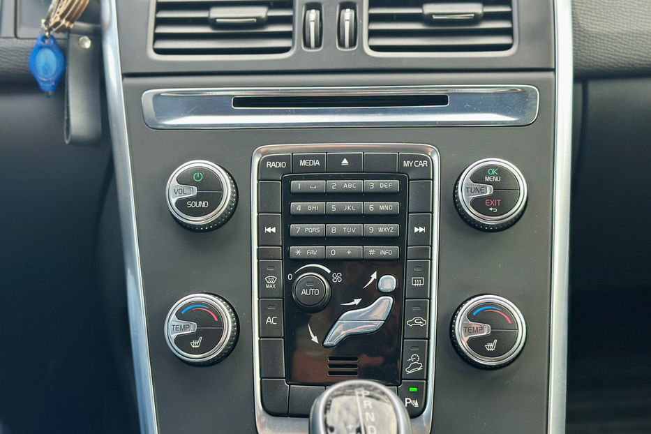 Продам Volvo XC60 2014 года в Киеве