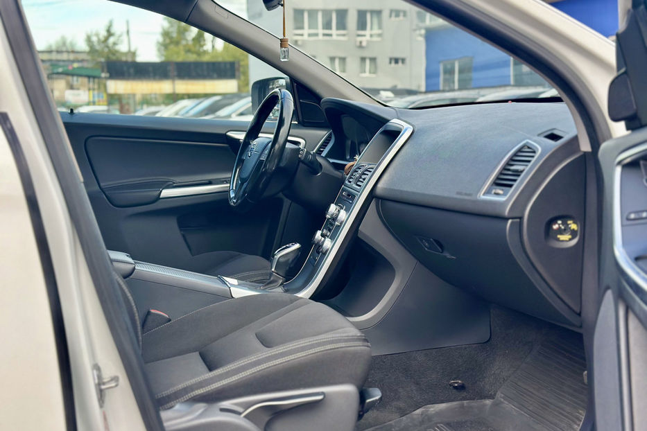 Продам Volvo XC60 2014 года в Киеве