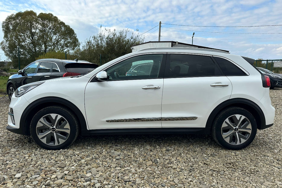 Продам Kia Niro 64кВт Макс.комплектація!  2021 года в Львове