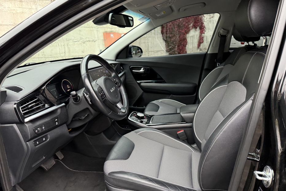 Продам Kia Niro 64Kwt авто в Рівному 2022 года в Ровно