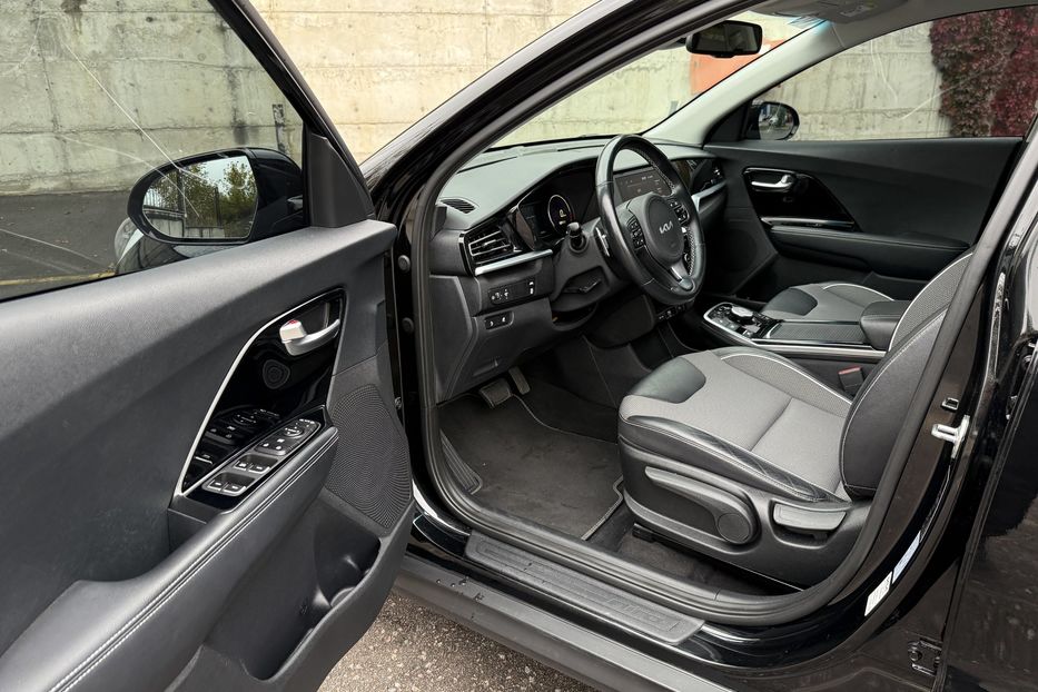 Продам Kia Niro 64Kwt авто в Рівному 2022 года в Ровно