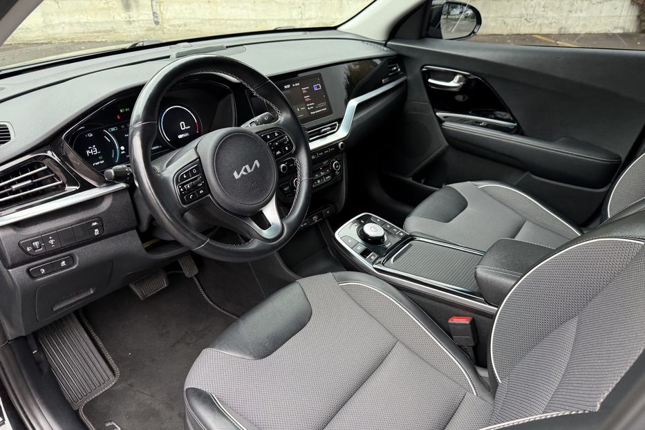 Продам Kia Niro 64Kwt авто в Рівному 2022 года в Ровно