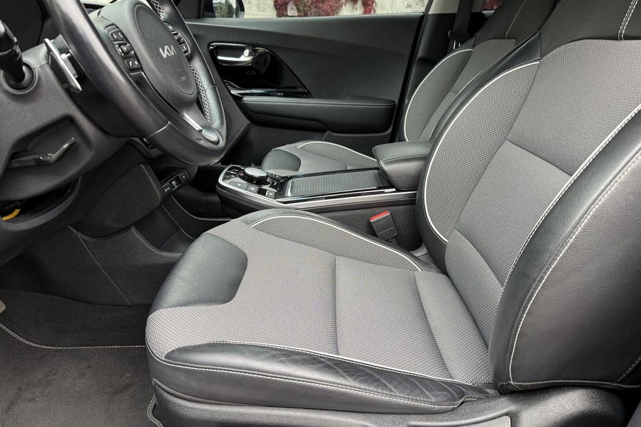 Продам Kia Niro 64Kwt авто в Рівному 2022 года в Ровно