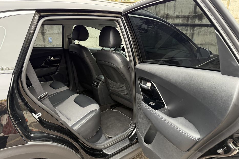 Продам Kia Niro 64Kwt авто в Рівному 2022 года в Ровно