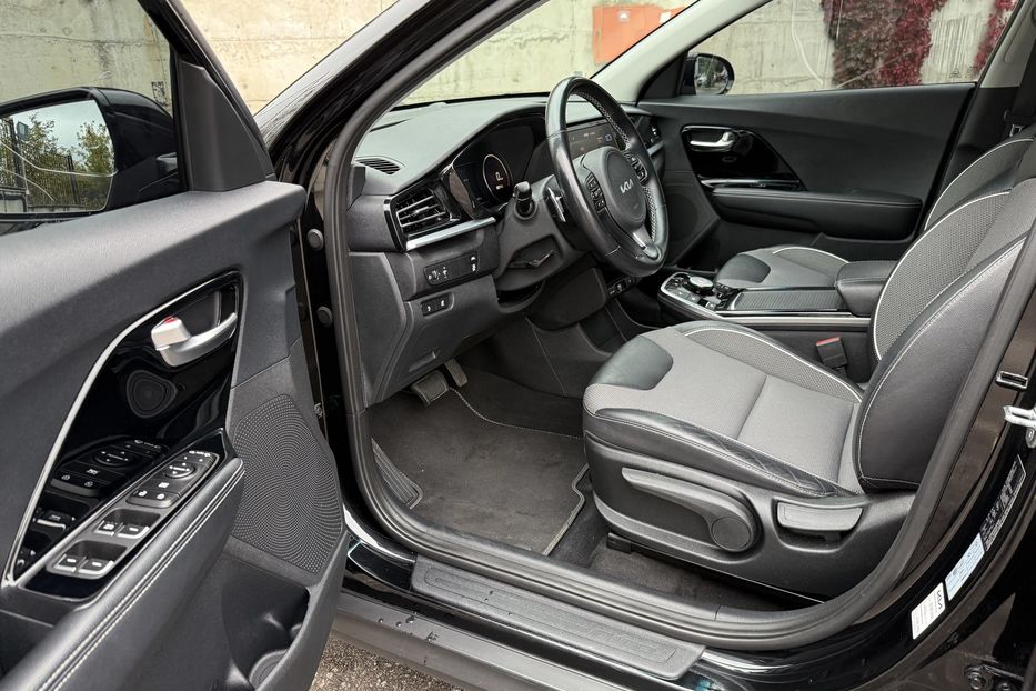 Продам Kia Niro 64Kwt авто в Рівному 2022 года в Ровно