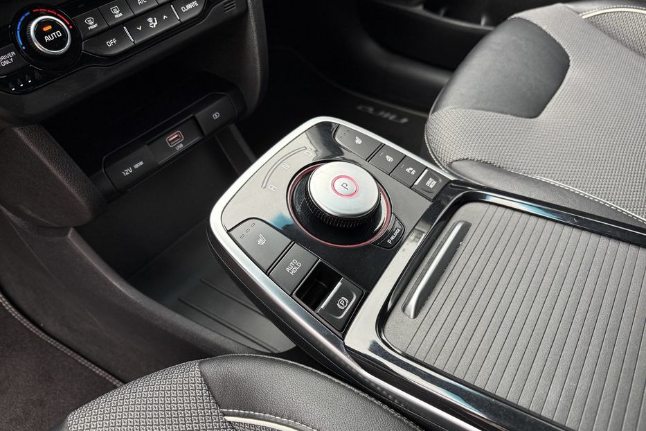 Продам Kia Niro 64Kwt авто в Рівному 2022 года в Ровно