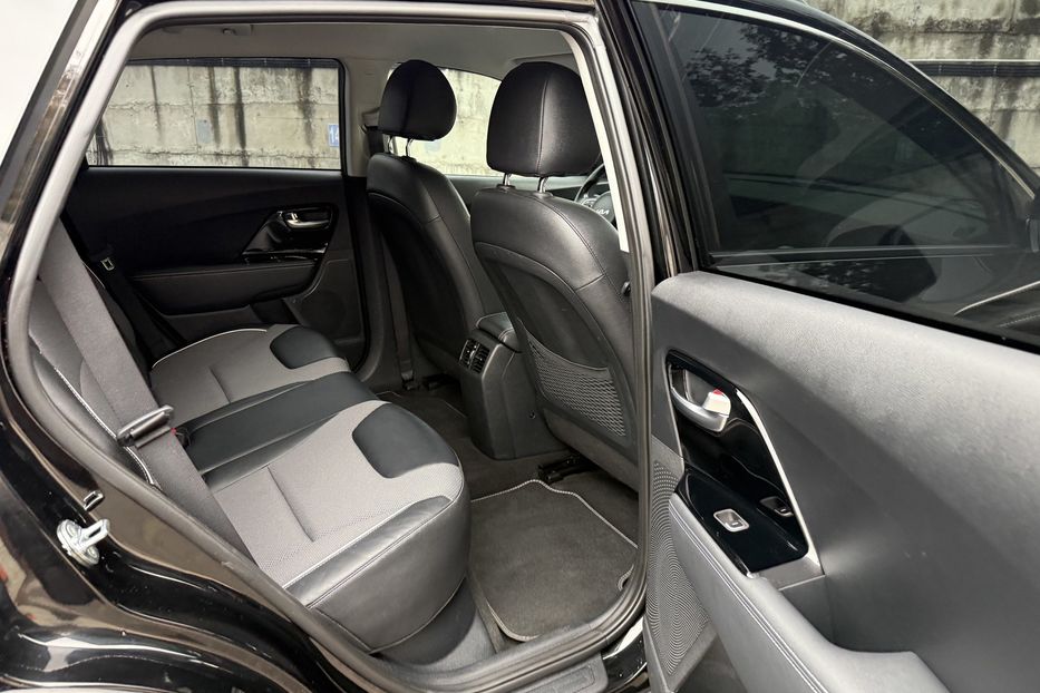 Продам Kia Niro 64Kwt авто в Рівному 2022 года в Ровно