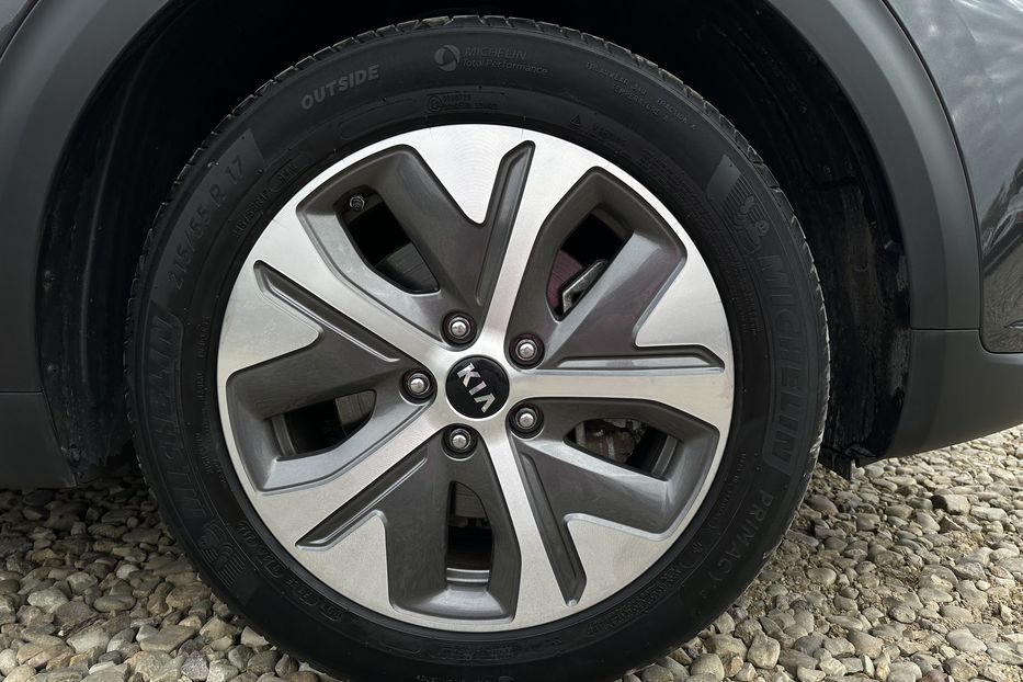 Продам Kia Niro 64кВт Макс.комплектація! 2021 года в Львове