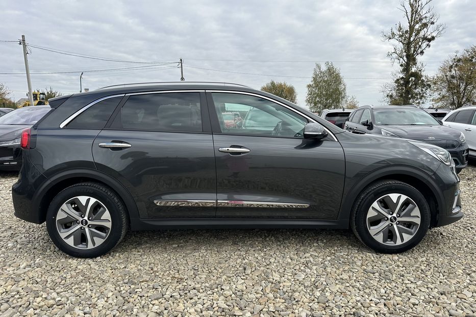 Продам Kia Niro 64кВт Макс.комплектація! 2021 года в Львове