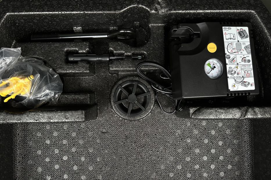 Продам Kia Niro 64кВт Макс.комплектація! 2021 года в Львове