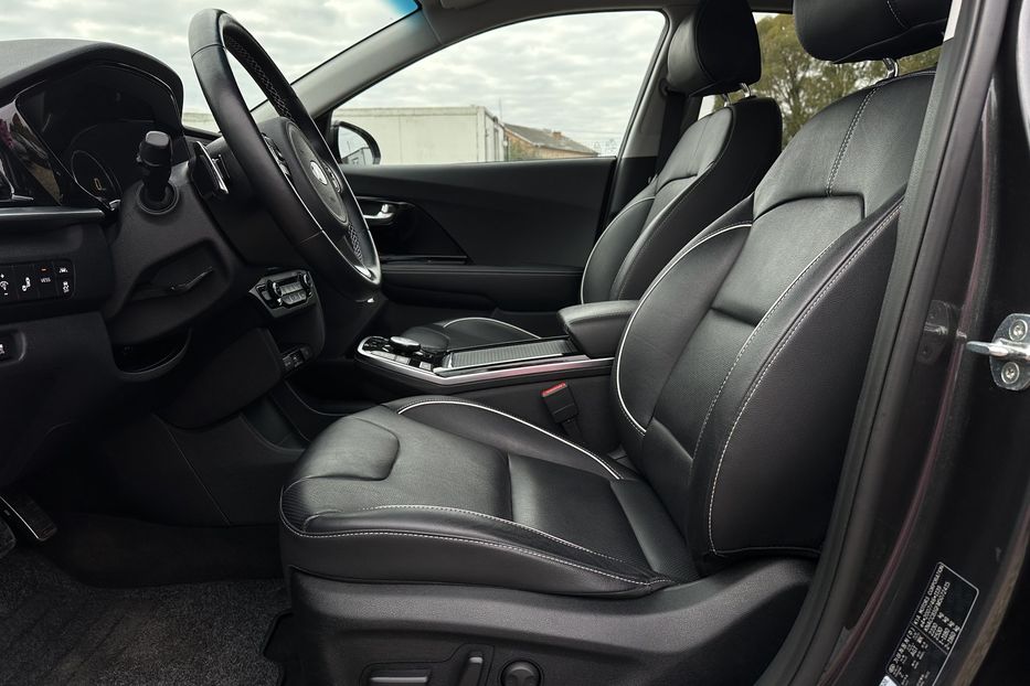 Продам Kia Niro 64кВт Макс.комплектація! 2021 года в Львове