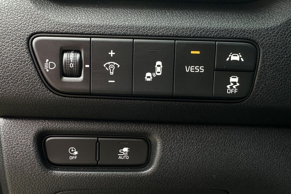 Продам Kia Niro 64кВт Макс.комплектація! 2021 года в Львове