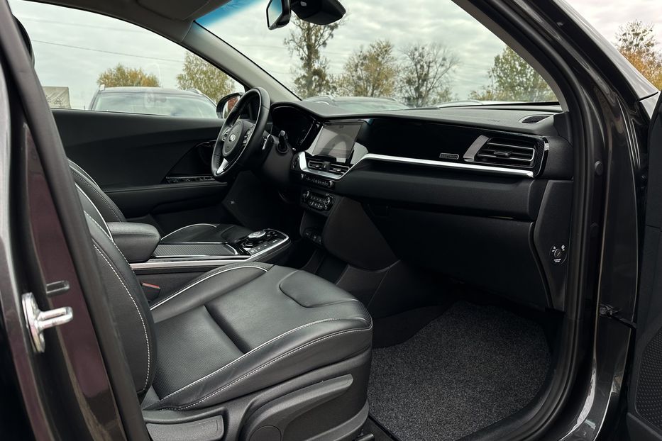 Продам Kia Niro 64кВт Макс.комплектація! 2021 года в Львове