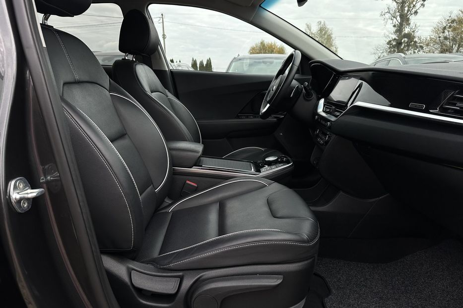 Продам Kia Niro 64кВт Макс.комплектація! 2021 года в Львове