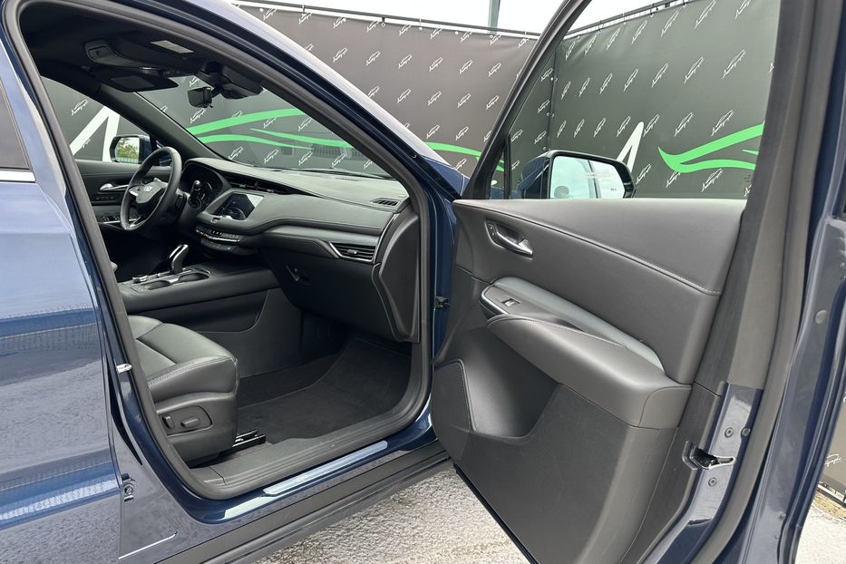 Продам Cadillac XTS XT4  350T AWD 2022 года в Киеве