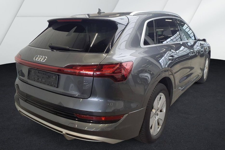 Продам Audi E-Tron S line55 300 v7890 2020 года в Луцке