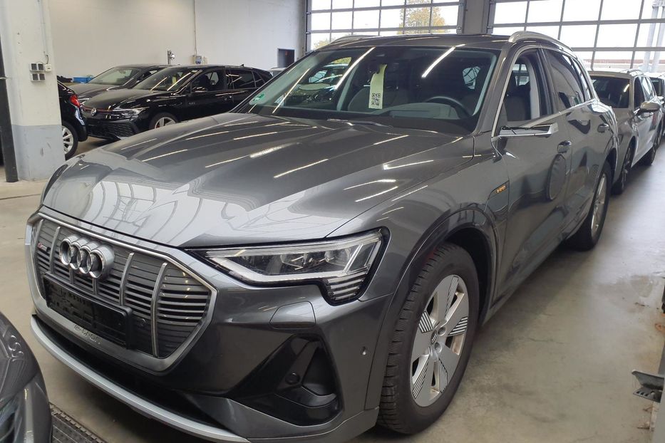 Продам Audi E-Tron S line55 300 v7890 2020 года в Луцке