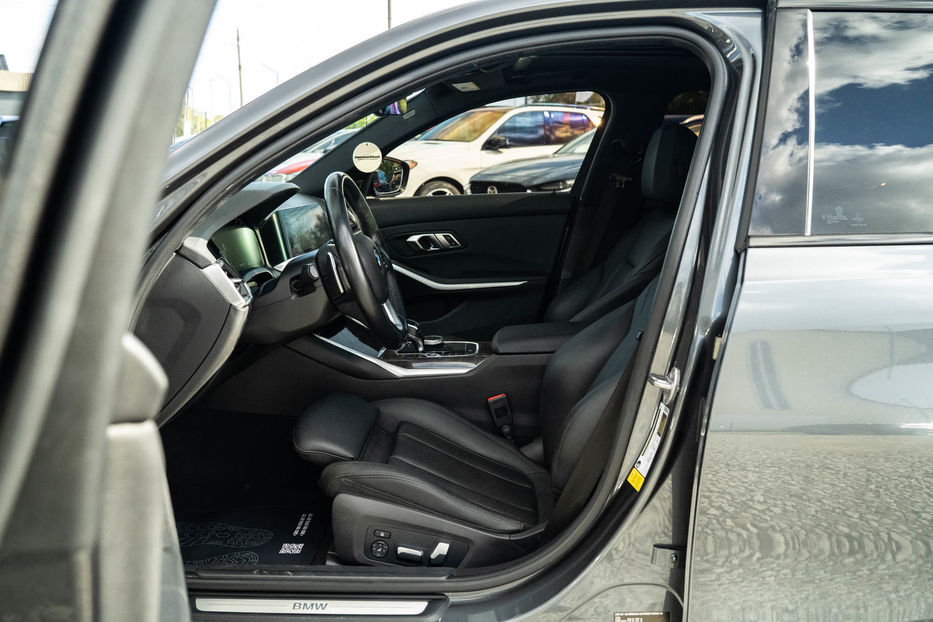 Продам BMW 330 I 2019 года в Черновцах