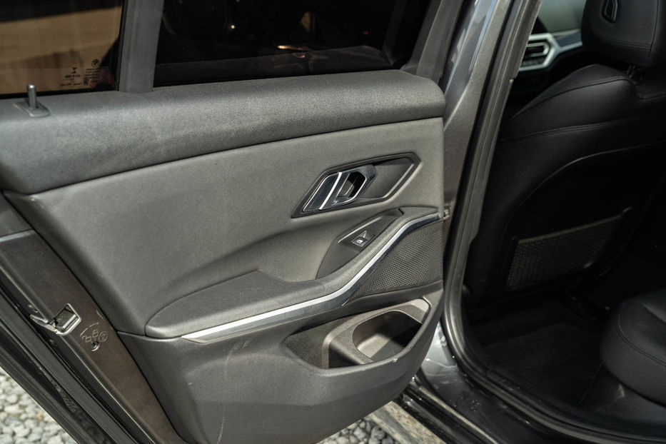 Продам BMW 330 I 2019 года в Черновцах