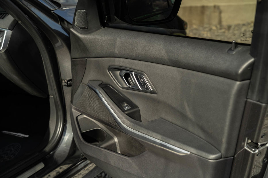 Продам BMW 330 I 2019 года в Черновцах