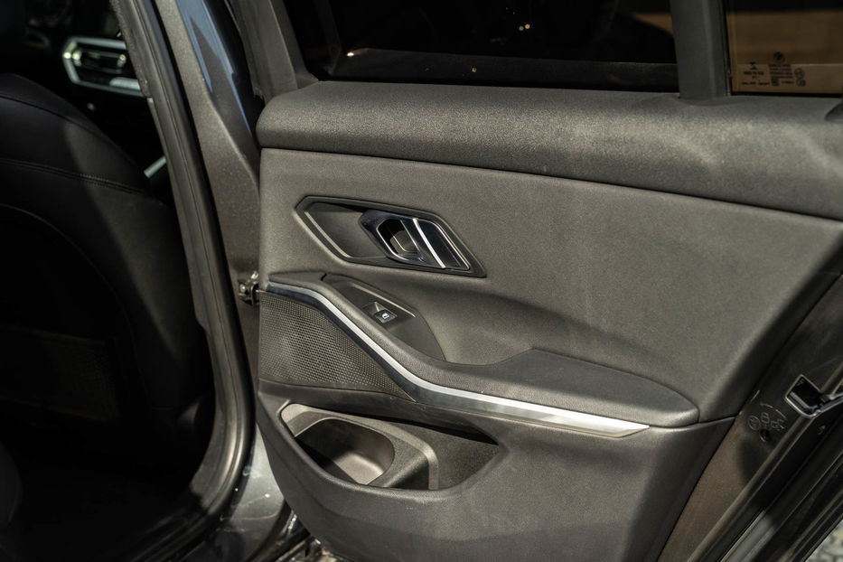 Продам BMW 330 I 2019 года в Черновцах