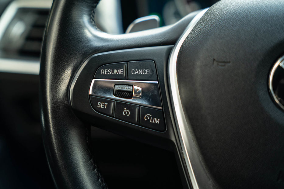 Продам BMW 330 I 2019 года в Черновцах