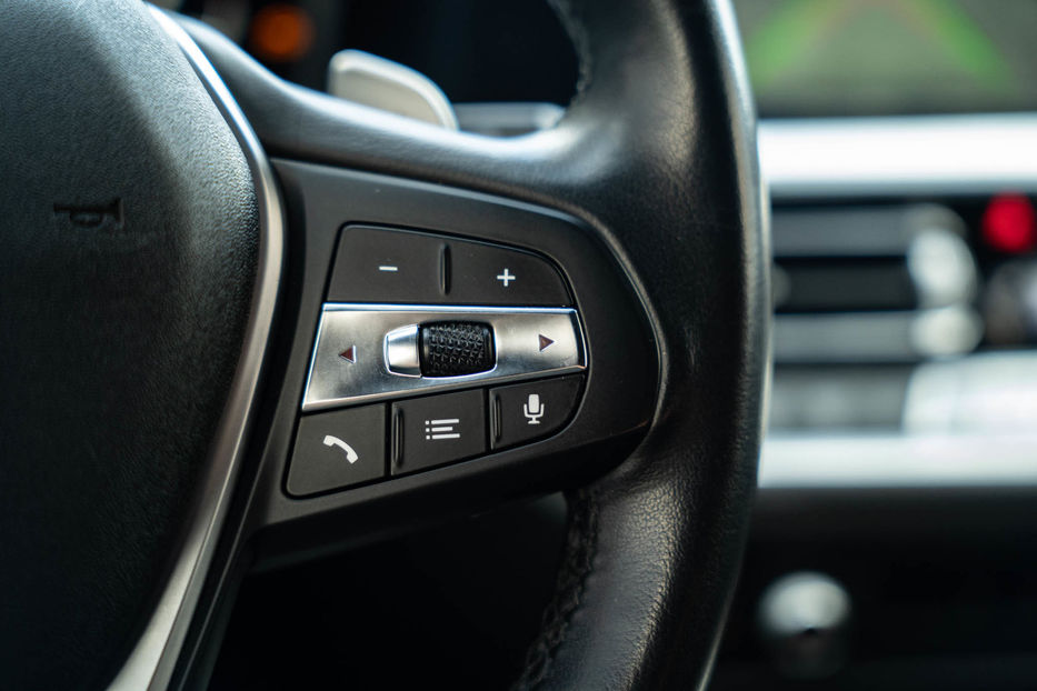 Продам BMW 330 I 2019 года в Черновцах