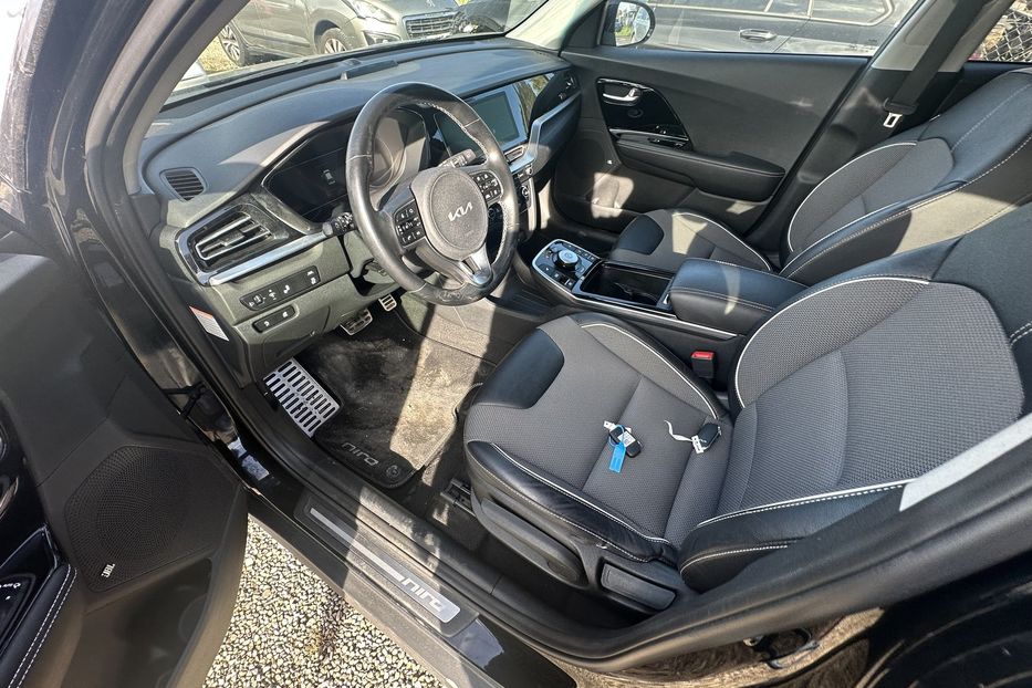 Продам Kia Niro 64квт авто в дорозі 2022 года в Львове