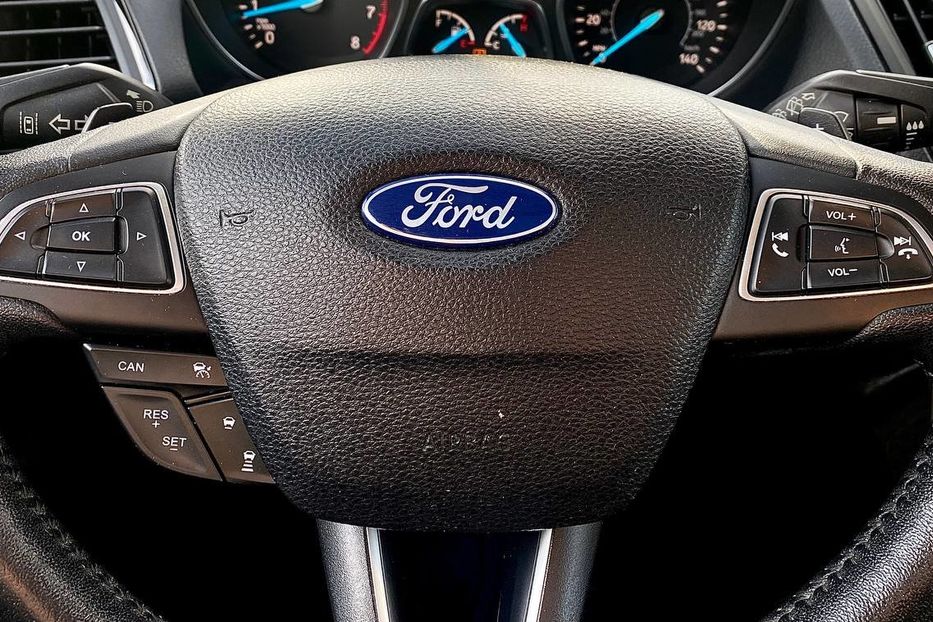 Продам Ford Escape 2016 года в Днепре