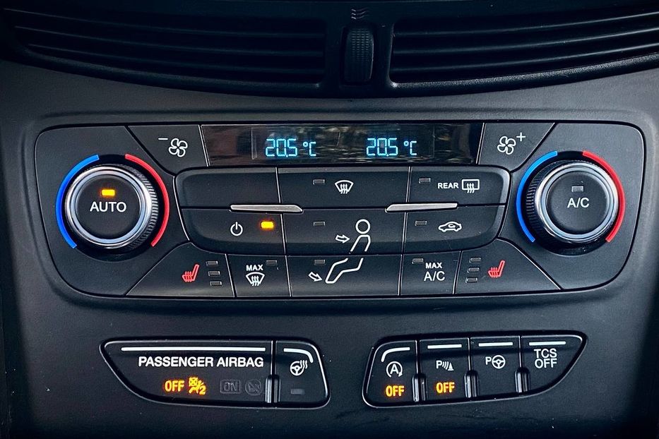 Продам Ford Escape 2016 года в Днепре