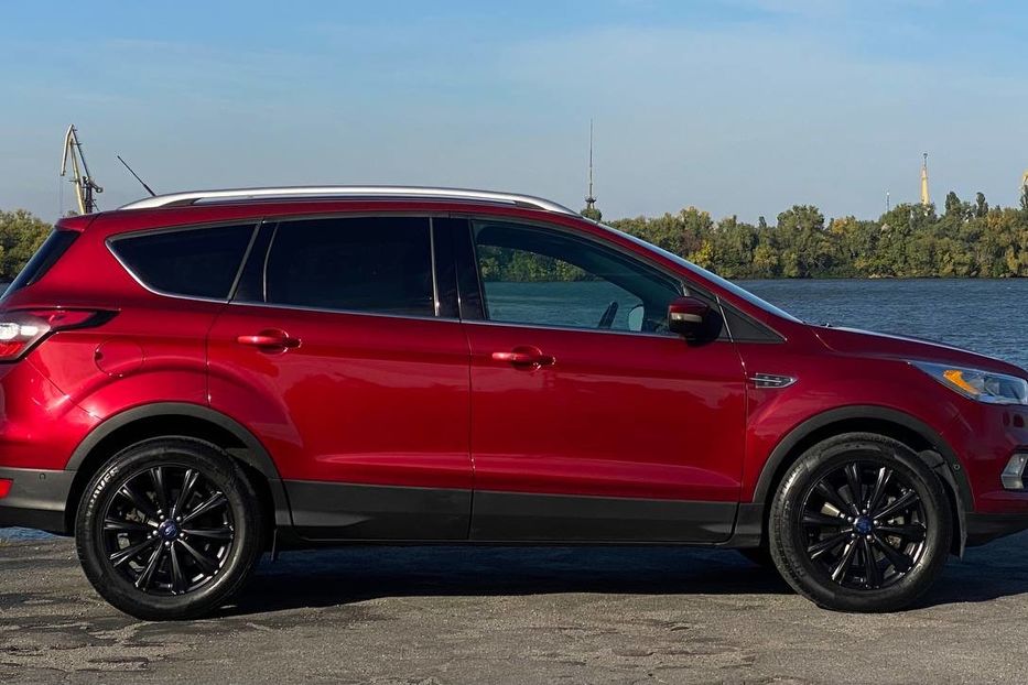 Продам Ford Escape 2016 года в Днепре