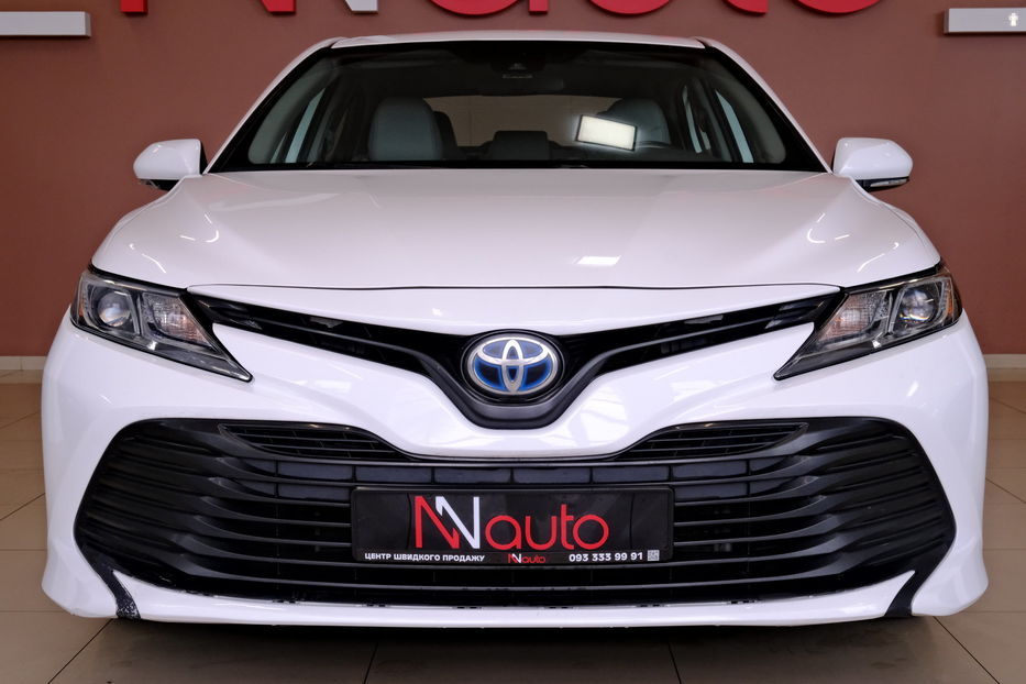 Продам Toyota Camry Hybrid 2019 года в Одессе
