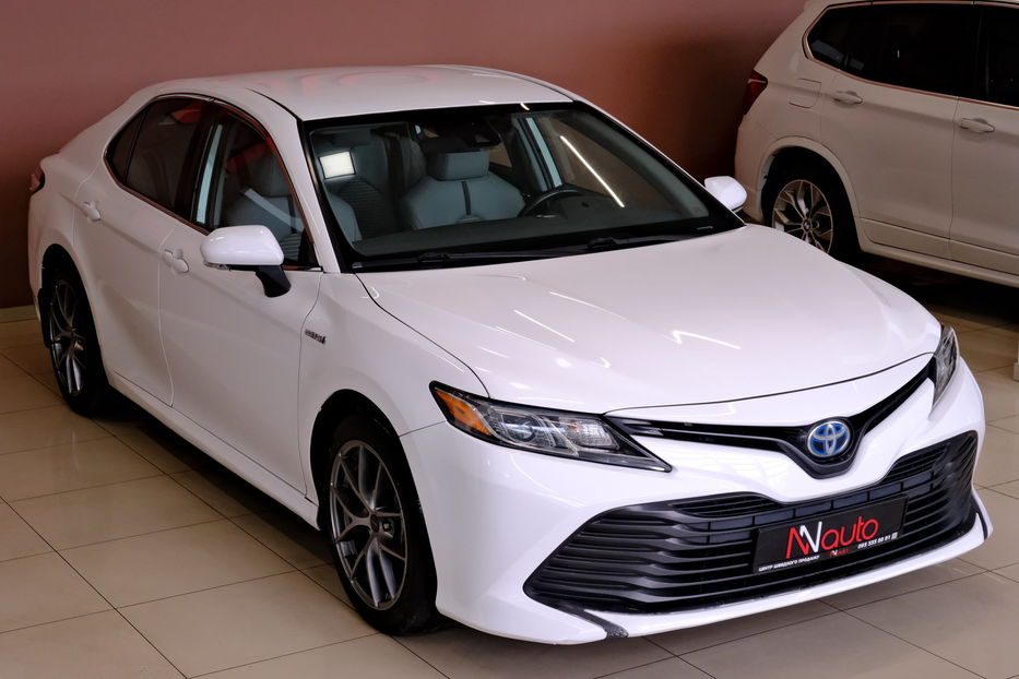 Продам Toyota Camry Hybrid 2019 года в Одессе