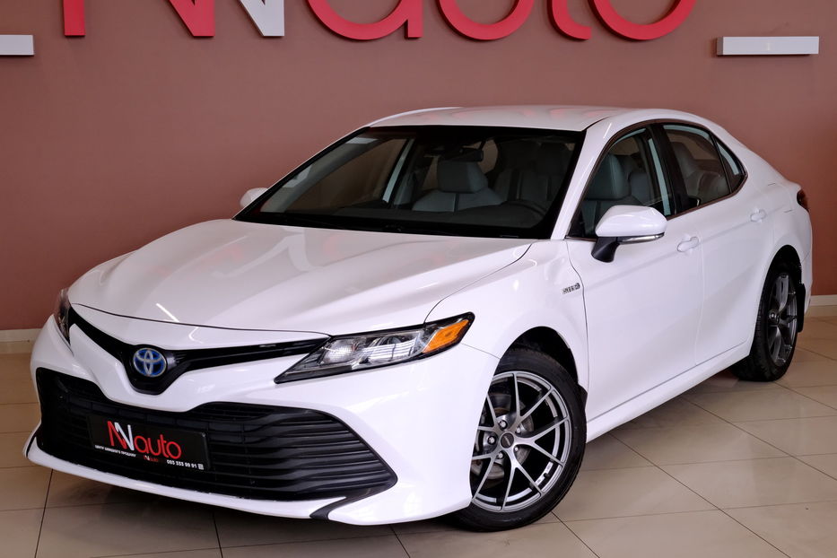 Продам Toyota Camry Hybrid 2019 года в Одессе