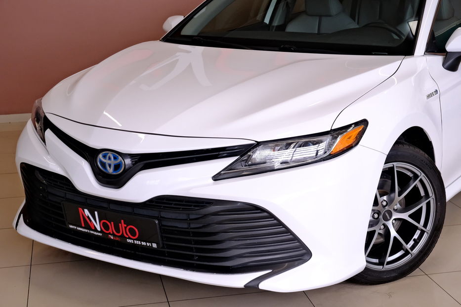 Продам Toyota Camry Hybrid 2019 года в Одессе