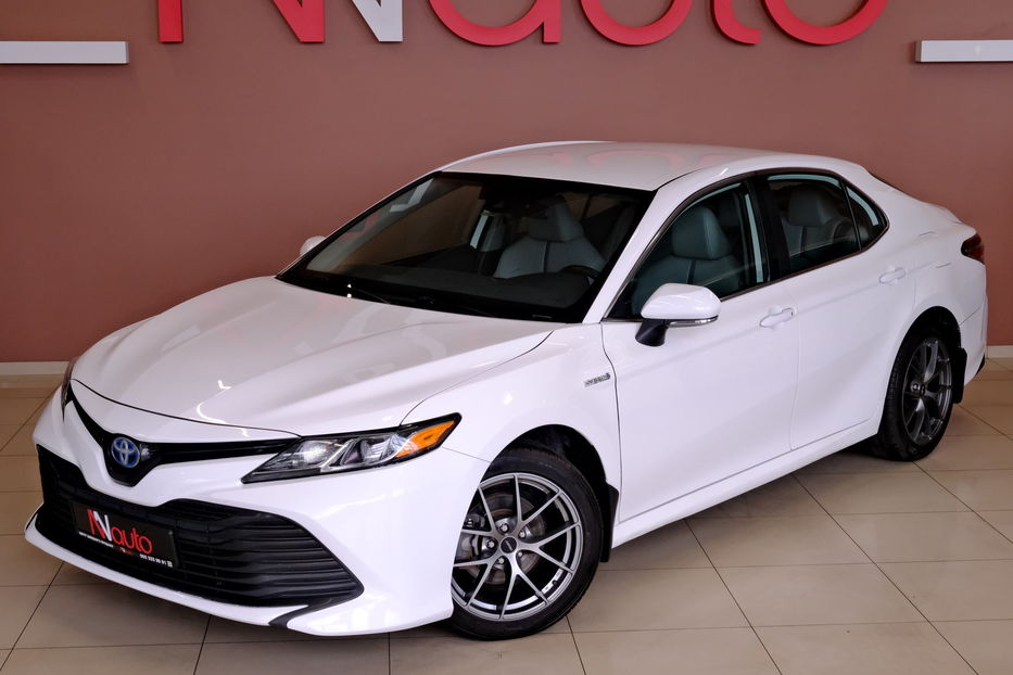 Продам Toyota Camry Hybrid 2019 года в Одессе
