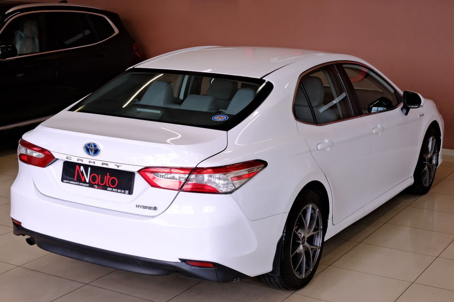 Продам Toyota Camry Hybrid 2019 года в Одессе