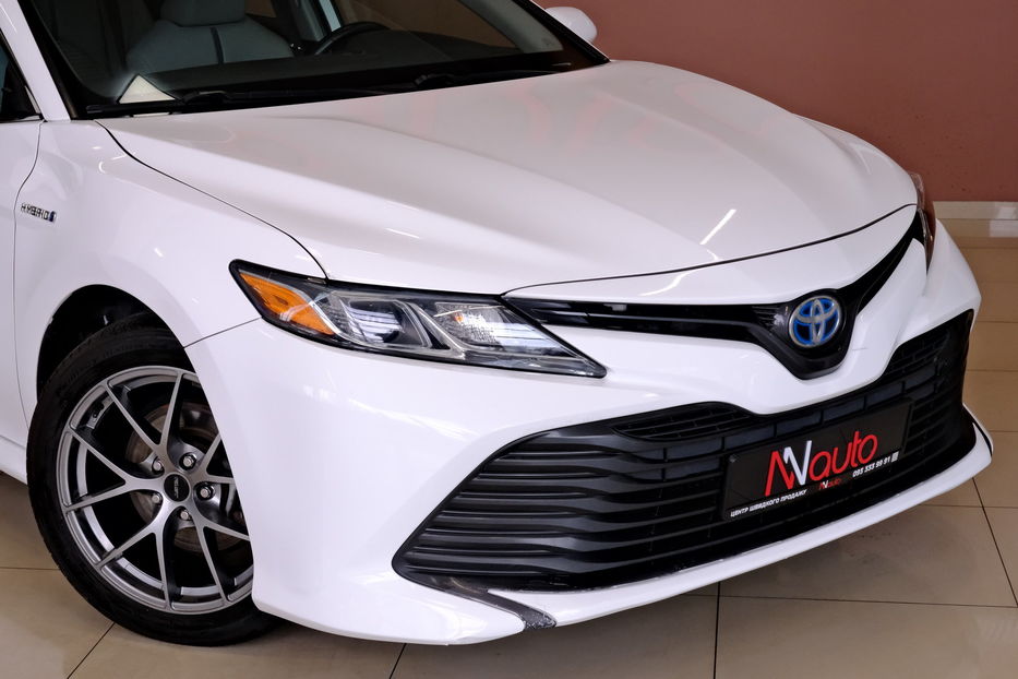 Продам Toyota Camry Hybrid 2019 года в Одессе