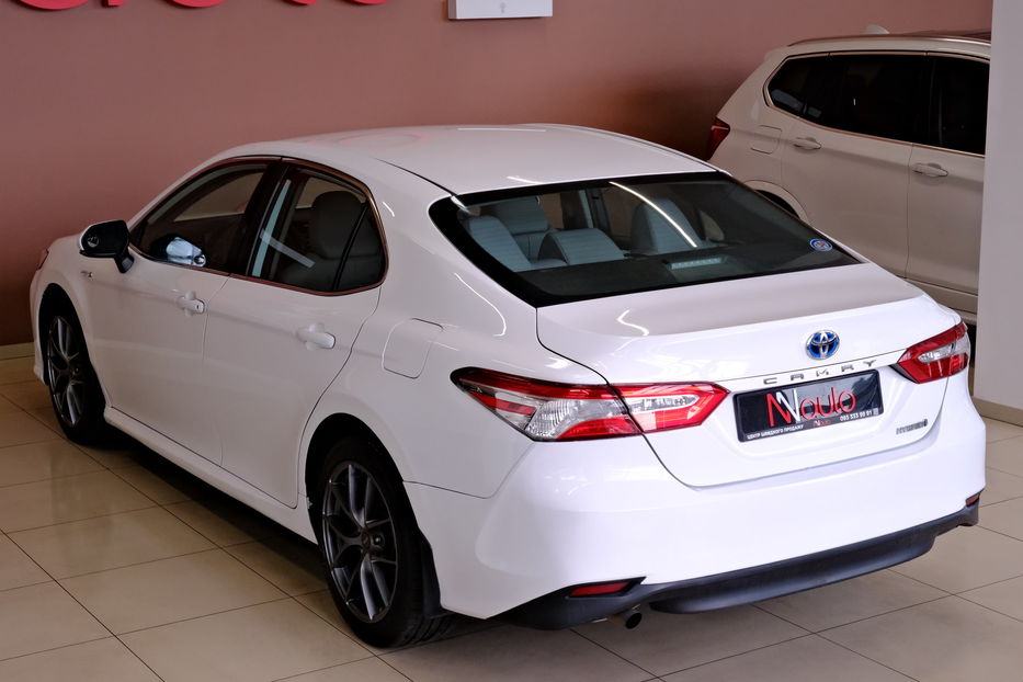 Продам Toyota Camry Hybrid 2019 года в Одессе