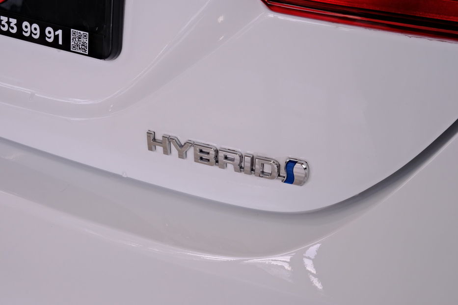 Продам Toyota Camry Hybrid 2019 года в Одессе