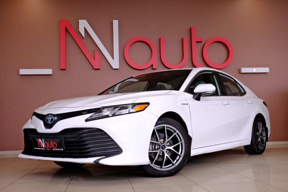 Продам Toyota Camry Hybrid 2019 года в Одессе