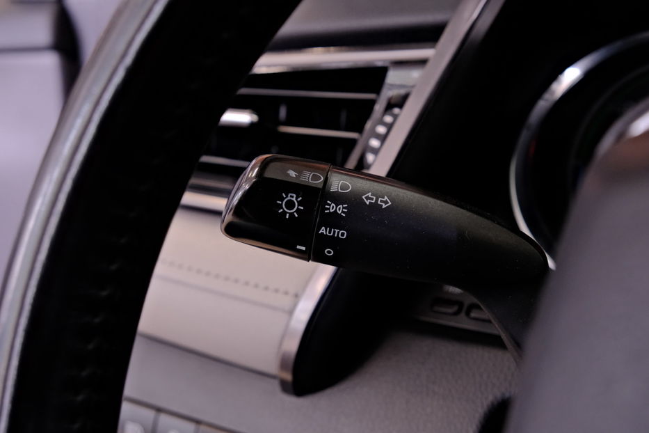 Продам Toyota Camry Hybrid 2019 года в Одессе