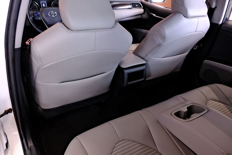 Продам Toyota Camry Hybrid 2019 года в Одессе