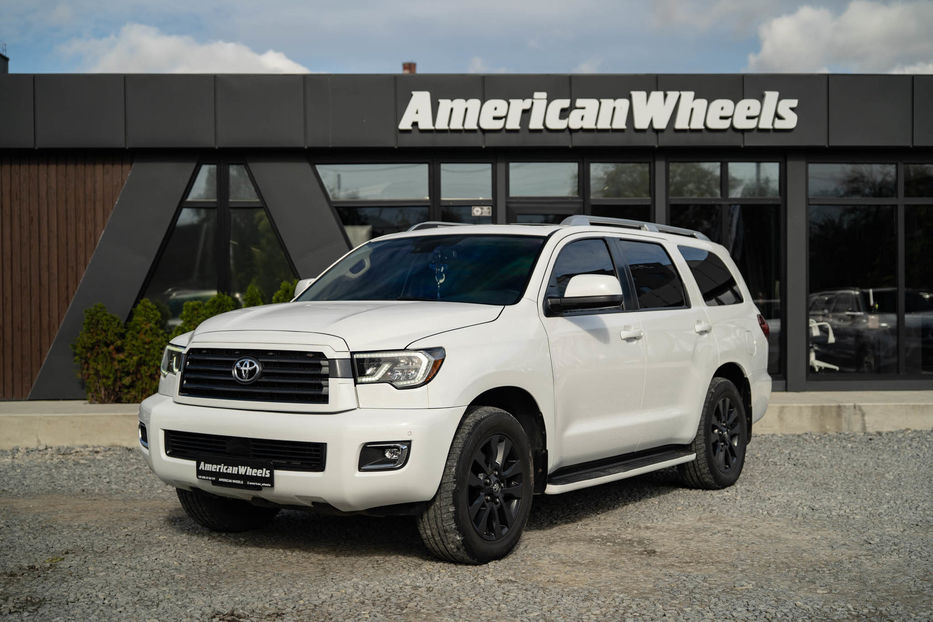Продам Toyota Sequoia SR5 2018 года в Черновцах