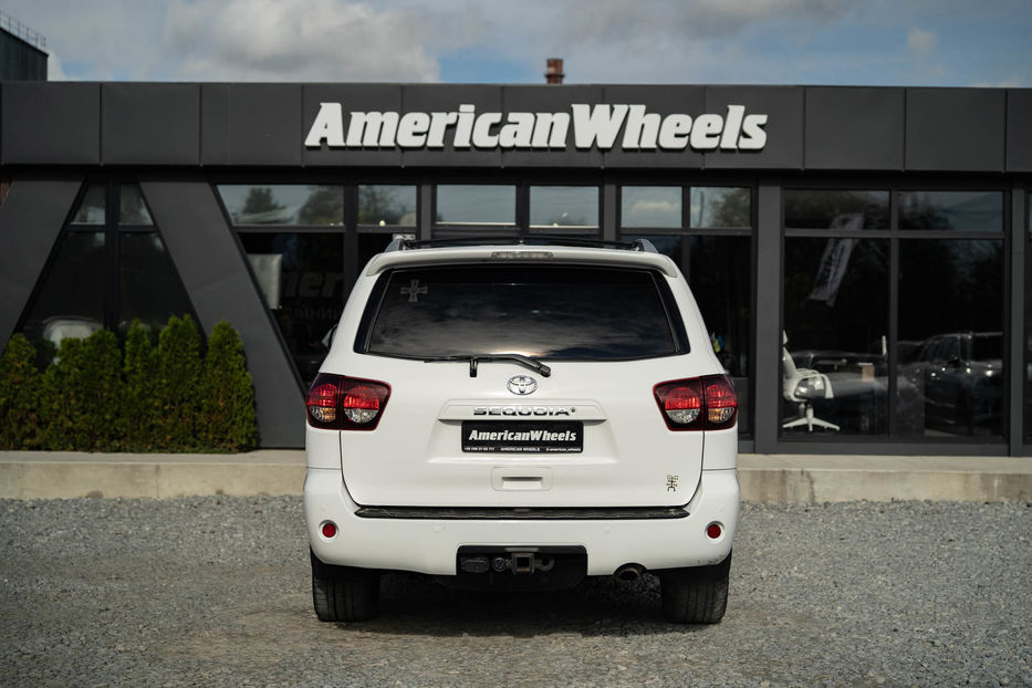 Продам Toyota Sequoia SR5 2018 года в Черновцах
