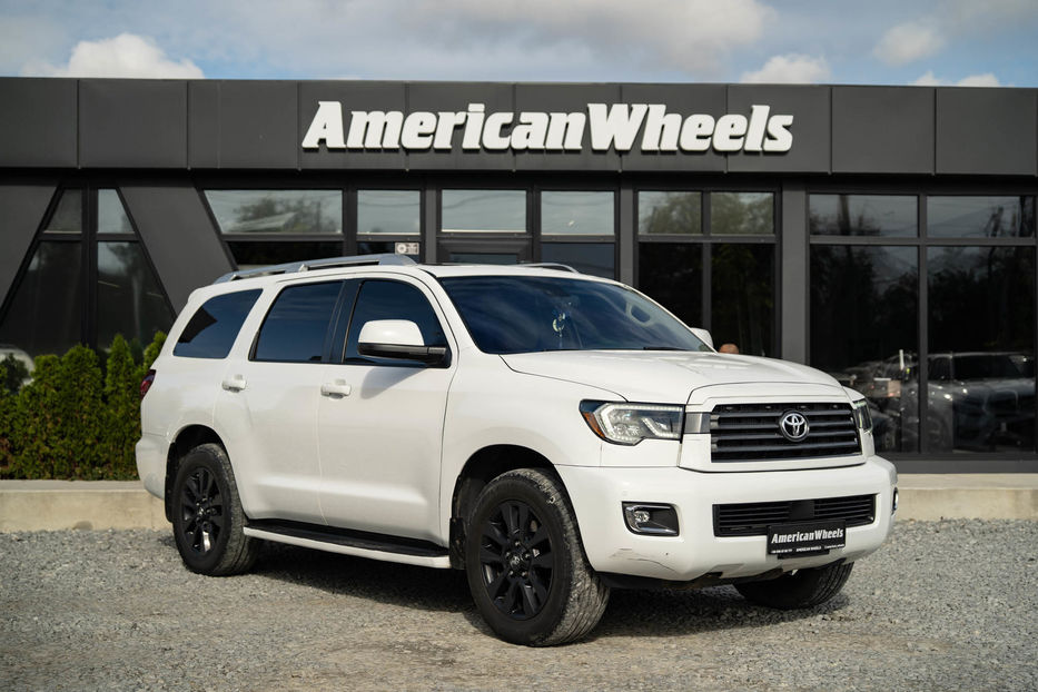 Продам Toyota Sequoia SR5 2018 года в Черновцах