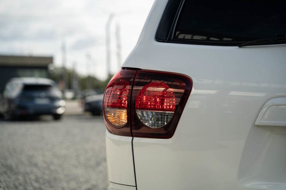 Продам Toyota Sequoia SR5 2018 года в Черновцах